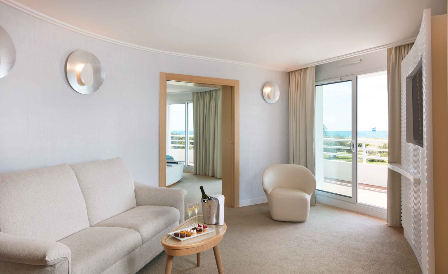 Suite prestige grand large vue coin salon