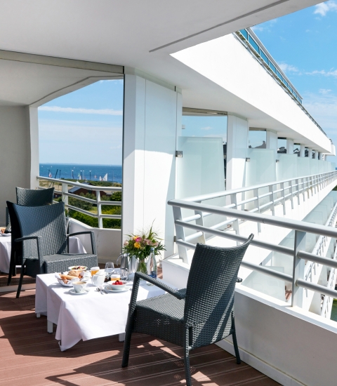 Terrasse junior suite au Miramar La Cigale