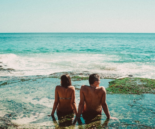 couple dans une piscine week-end Thalasso et spa Miramar La Cigale