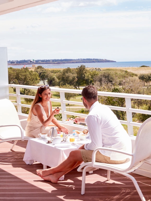 Terrasse junior suite au Miramar La Cigale