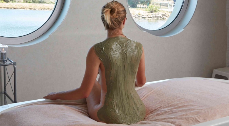 women's velvet wrap at Miramar La Cigale